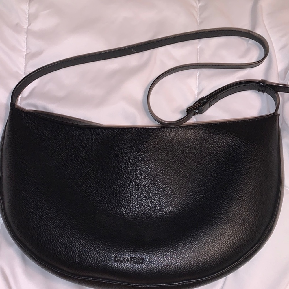 Oak + Fort sling bag